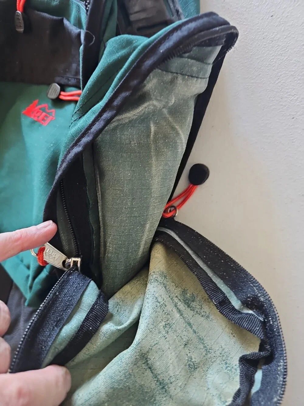 VTG REI Ski Day Pack Backpack Teal Green 2000s Lift Pass Window Side Pockets